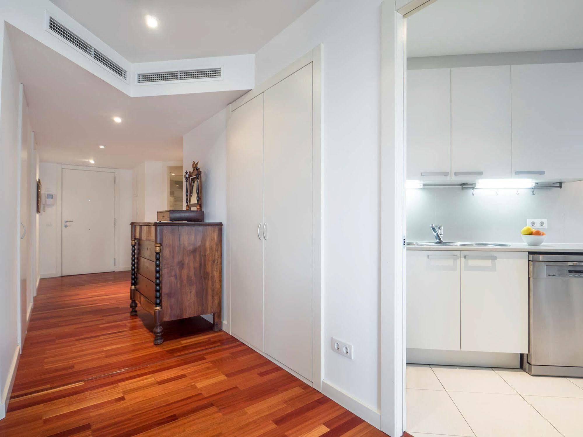 Rent Beach-diagonal Mar Appartement
